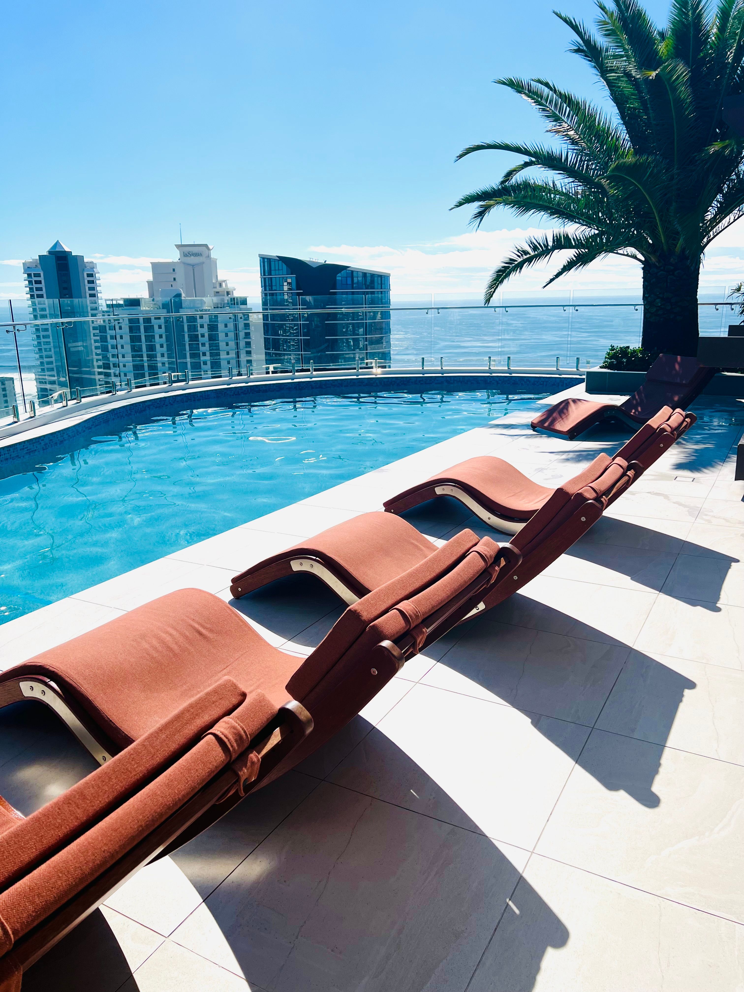 Spectacular Broadbeach Apartment: Mini Palace with a View !!